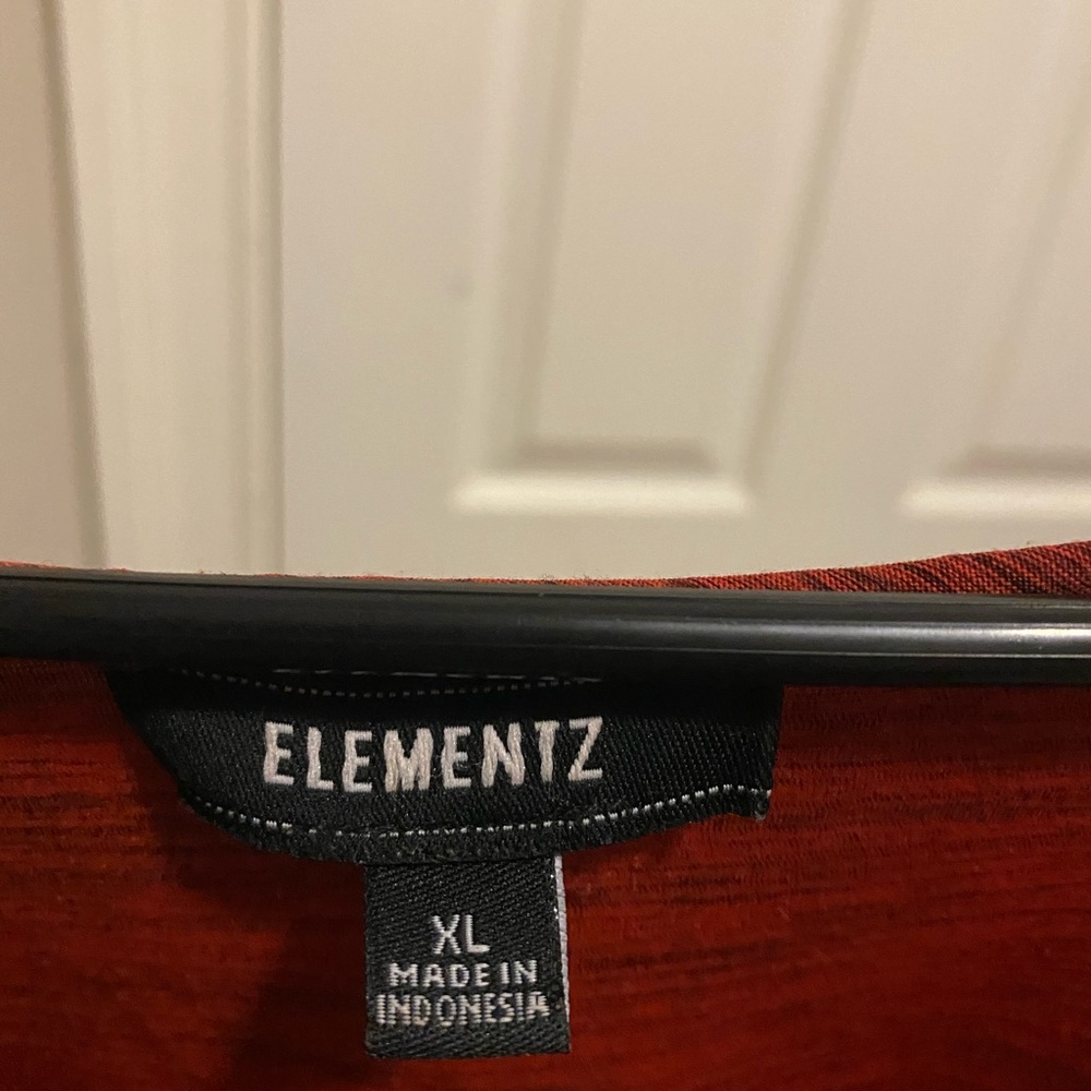 Pretty Ruffled Top - Picture 4 of 4